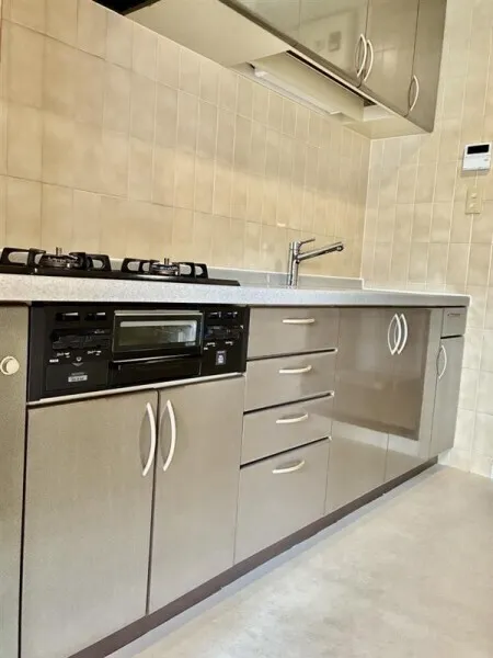 Calm Akabane - Interior - ["Kitchen Appliance", "Kitchen", "Cabinetry"]