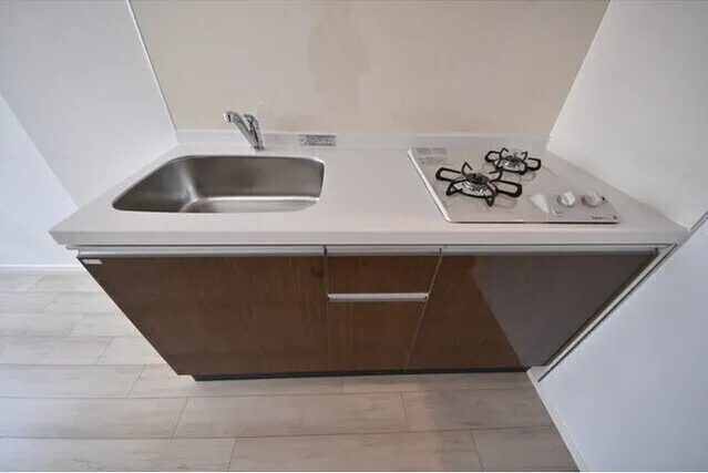 El Faro Hiroo - Interior - ["Bathroom sink", "Tap", "Plumbing fixture"]