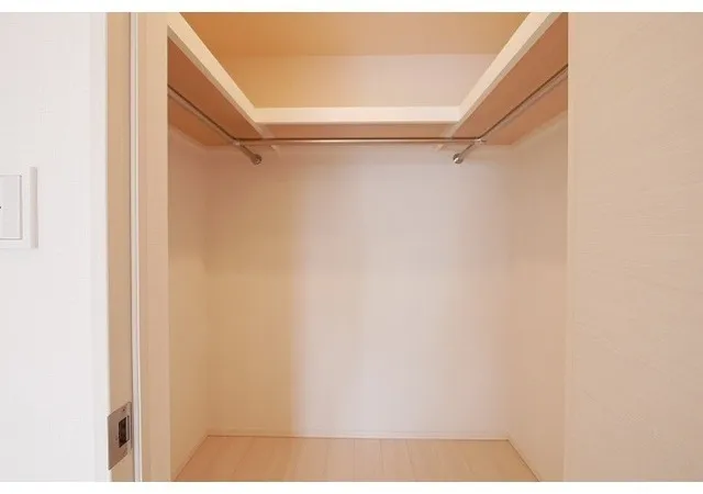 Comforia Shinjuku East Side Tower - Interior - ["Wood", "Flooring", "Floor"]