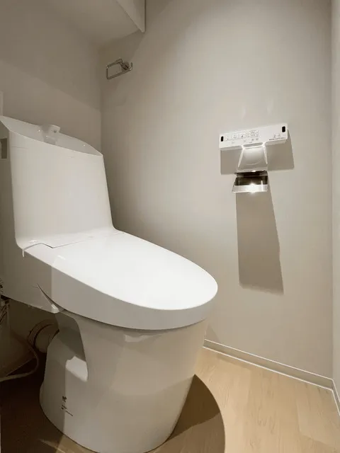 Well Square Hatsudai - Interior - ["Toilet seat", "Plumbing fixture", "Toilet"]
