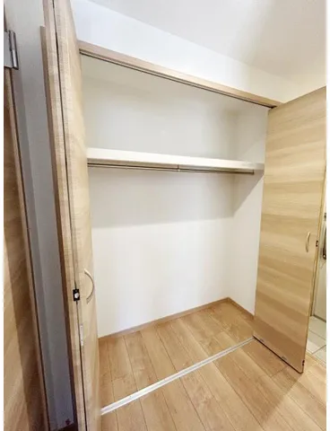 Carino7 - Interior - ["Flooring", "Wood", "Floor"]