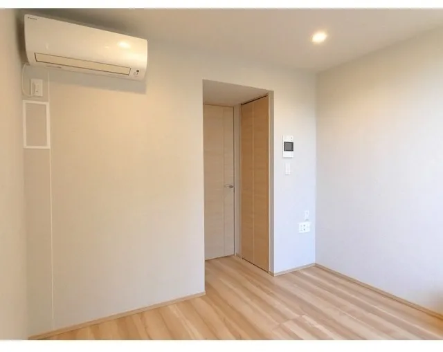 Dreams Hatsudai I - Interior - ["Fixture", "Door", "Wood"]