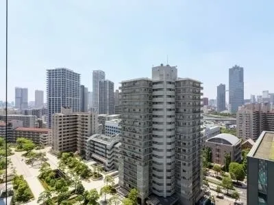 River City 21 East Towers II - Interior - ["Building", "Daytime", "Urban area"]