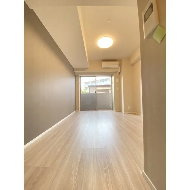 Comforia Nishimagome HILLSIDE - Interior - ["Building", "Property", "Window"]