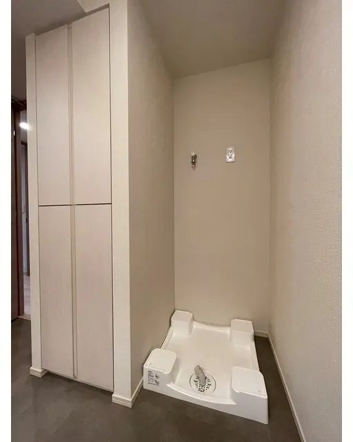 ALTERNA Nihonbashi - Interior - ["Wood", "Flooring", "Floor"]