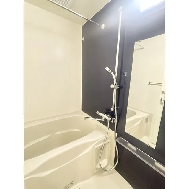 Casa Splendido Azabu Sendaizaka - Interior - ["Tap", "Bathtub", "Plumbing fixture"]