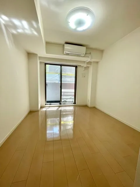 RESIDIA Kamiochiai - Interior - ["Flooring", "Floor", "Ceiling"]