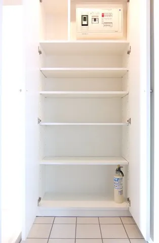Prime Urban Hatsudai - Interior - ["Flooring", "Floor", "Shelving"]
