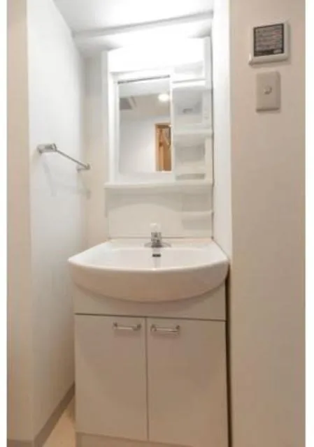 Esperal Ikebukuro - Interior - ["Bathroom Sink", "Plumbing fixture", "Sink"]