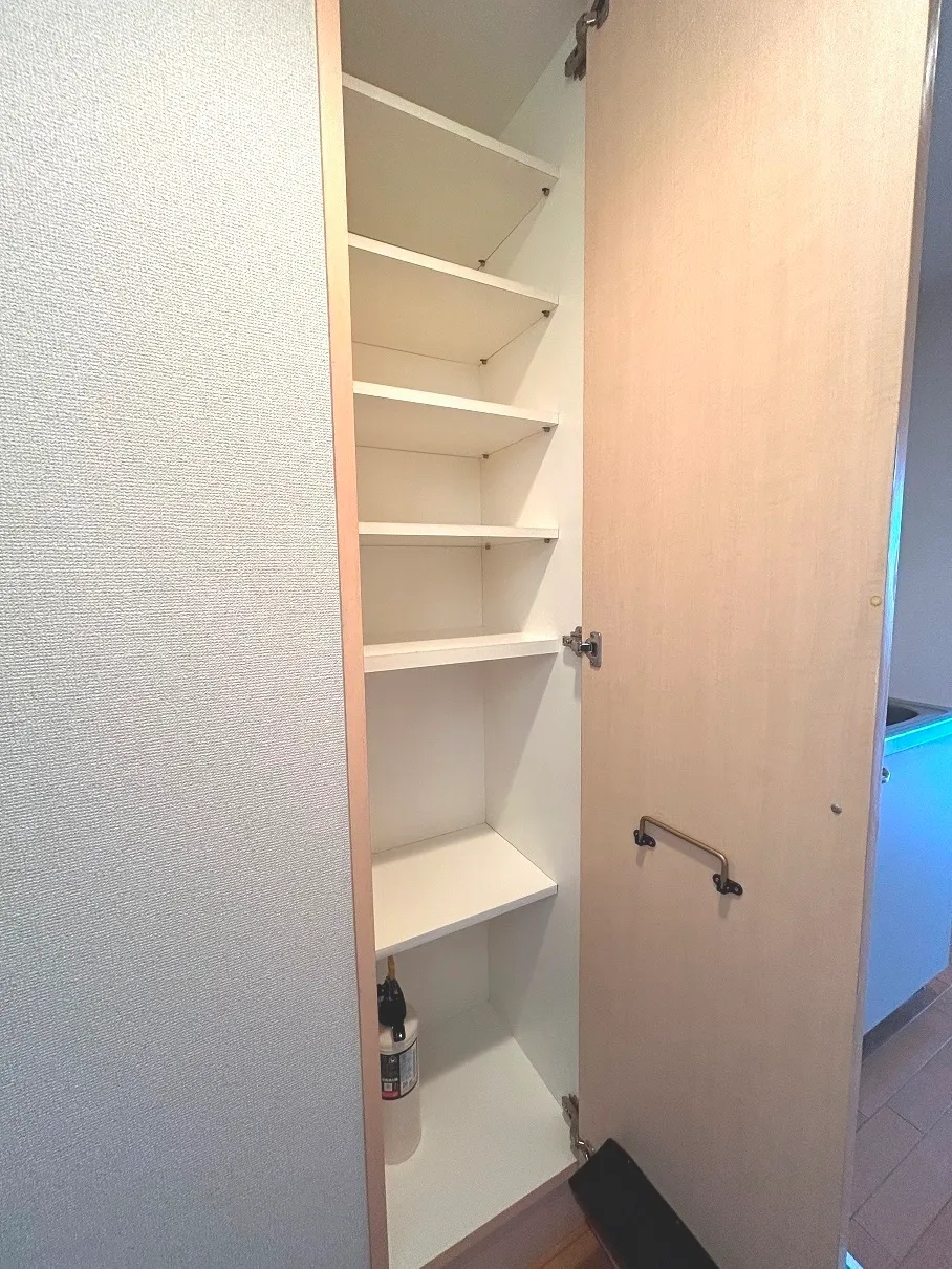 LaSante Kiba Park - Interior - ["Wood", "Flooring", "Shelving"]