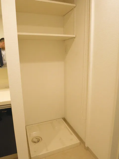 CITY SPIRE Hanzomon - Interior - ["Cabinetry", "Door", "Handle"]