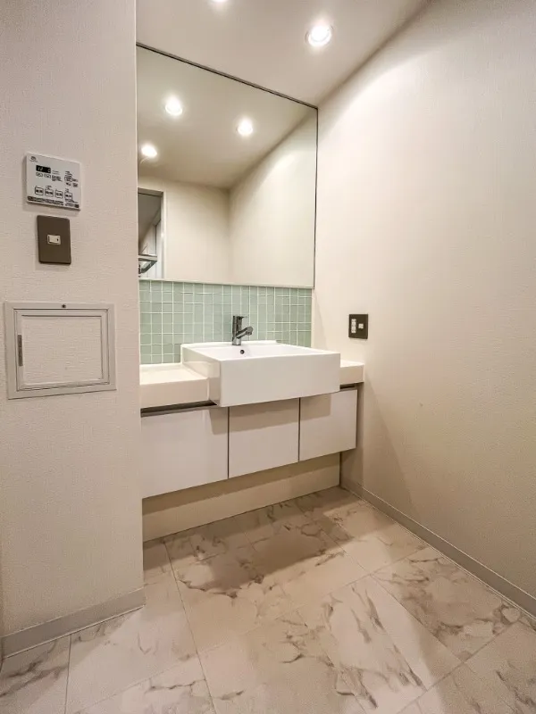 RESIDIA Kinshicho II - Interior - ["Flooring", "Wall", "Floor"]