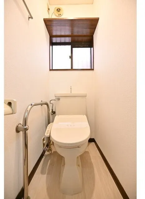 Seeds Residence Eifukucho Maison - Interior - ["Toilet seat", "Plumbing fixture", "Toilet"]