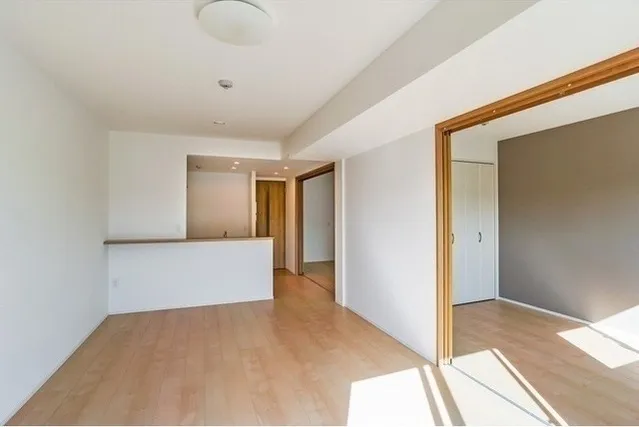 Grand Casa Oji II - Interior - ["Fixture", "Wood", "Rectangle"]