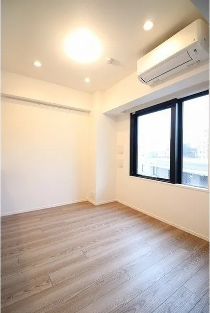 CONTRAL NAKAMEGURO - Interior - ["Building", "Window", "Fixture"]