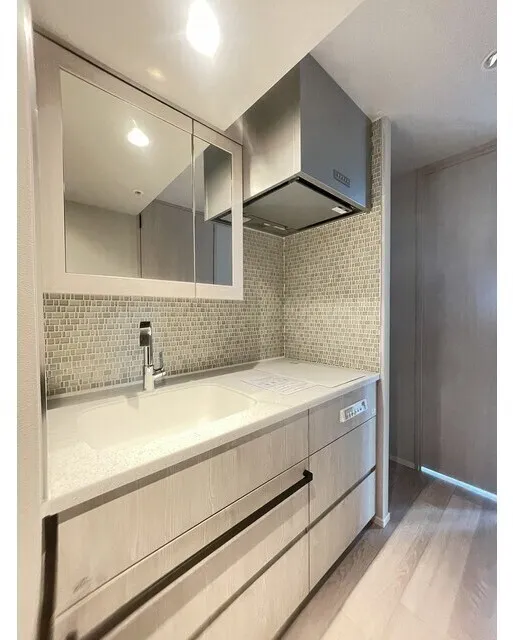 Season Flats Omorinishi - Interior - ["Flooring", "Interior design", "Countertop"]