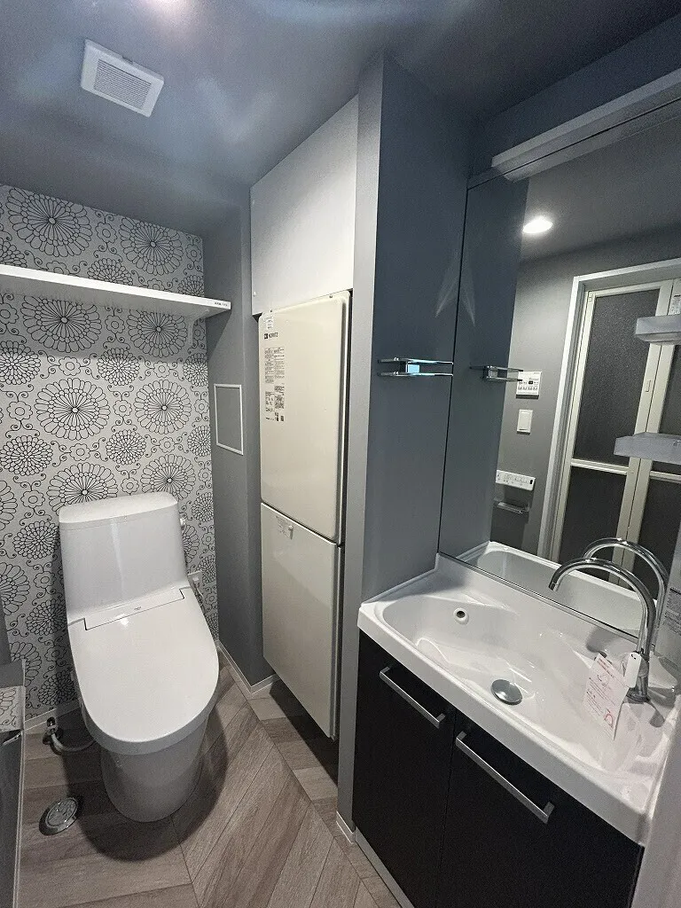 LiveFlat Magome - Interior - ["Plumbing fixture", "Flooring", "Bathroom Sink"]