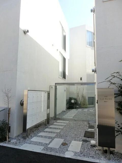 FARE Uehara Noye EAST - Exterior - ["Door", "Window", "Fixture"]