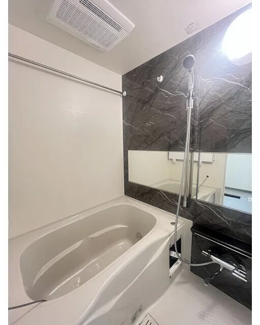 Comfortia Liv Itabashi Honcho - Interior - ["Flooring", "Floor", "Plumbing fixture"]