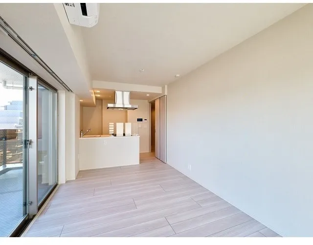 Comforia Liv Nishioshima SOUTH - Interior - ["Flooring", "Floor", "Ceiling"]