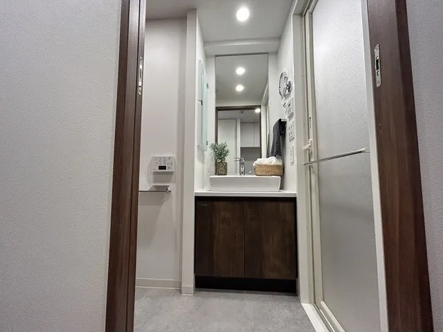 Azure Terrace Toyocho - Interior - ["Flooring", "Interior design", "Floor"]