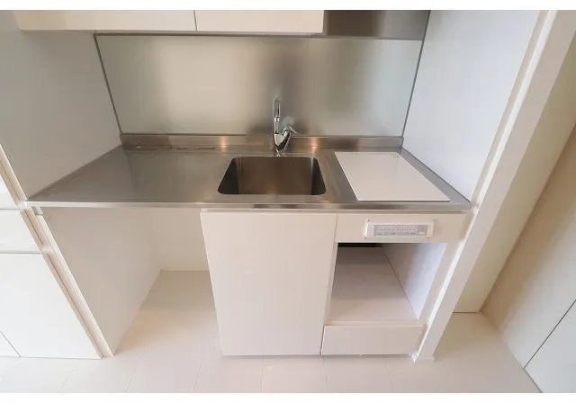 Frontier Residence The Tower Shinagawa - Interior - ["Tap", "Automotive design", "Flooring"]