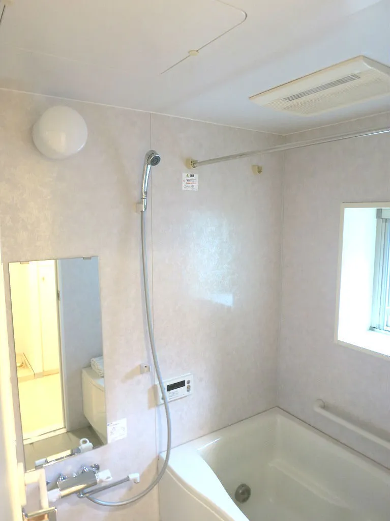 HF Ginza Residence EAST - Interior - ["Plumbing fixture", "Bathtub", "Window"]