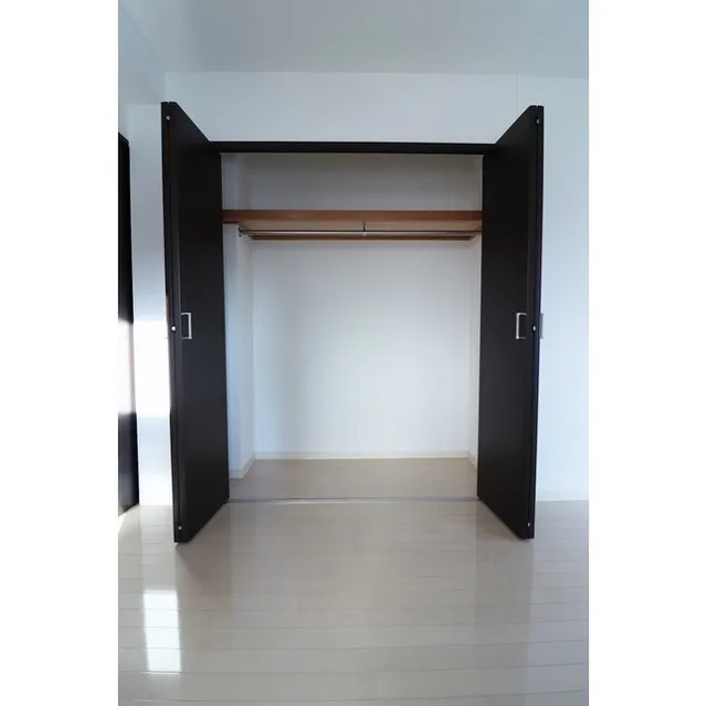 Casa Brillia - Interior - ["Wood", "Automotive exterior", "Rectangle"]