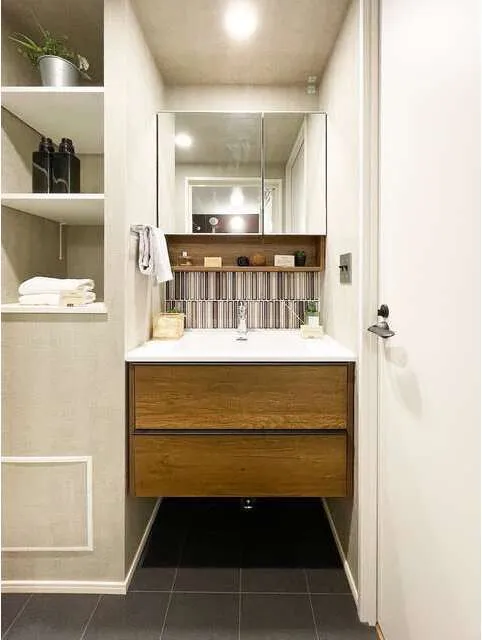 ORSUS Itabashi Honcho - Interior - ["Toilet seat", "Bathroom", "Interior design"]