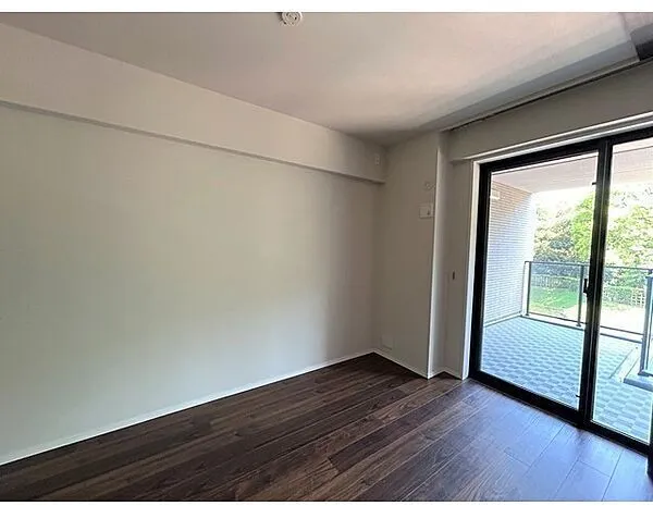 Garden Hills Yotsuya Guest Forest - Interior - ["Window", "Fixture", "Wood"]