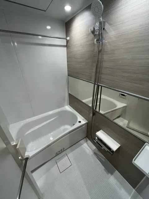 Residia Shibaura - Interior - ["Building", "Lighting", "Interior design"]