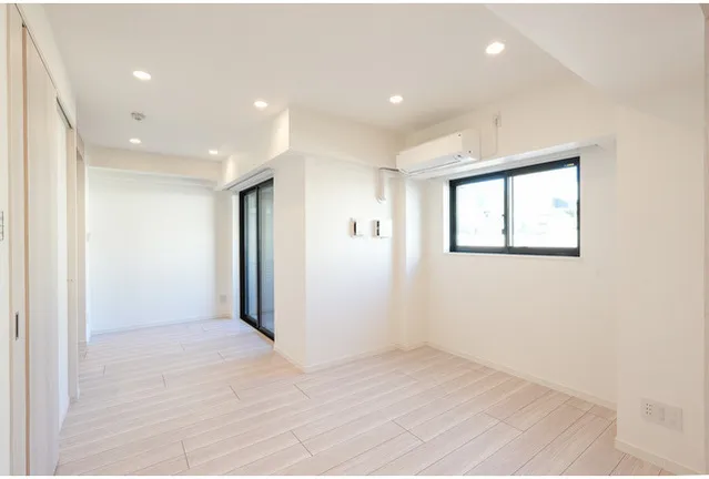 Comforia Liv Bunkyo Gokokuji - Interior - ["Flooring", "Floor", "Ceiling"]