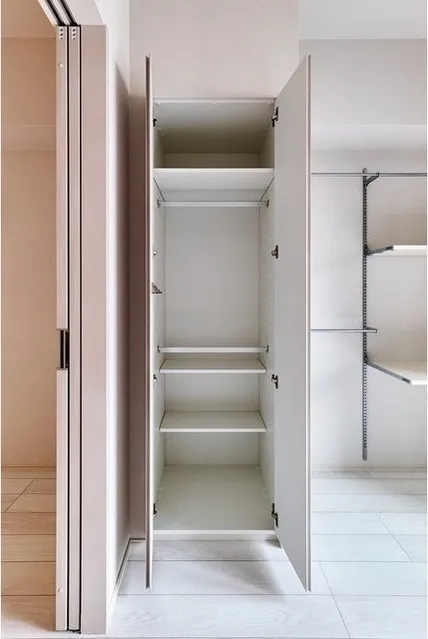 Lefon Progres Akabane Marks - Interior - ["Wood", "Furniture", "Cupboard"]