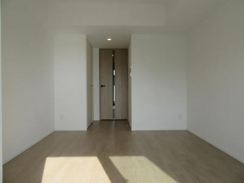 Primal Minamisuna - Interior - ["Flooring", "Floor", "Wood"]