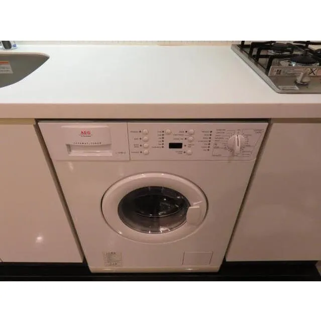 Primal Shinjuku Wakamatsucho - Interior - ["Brown", "Clothes dryer", "Washing machine"]