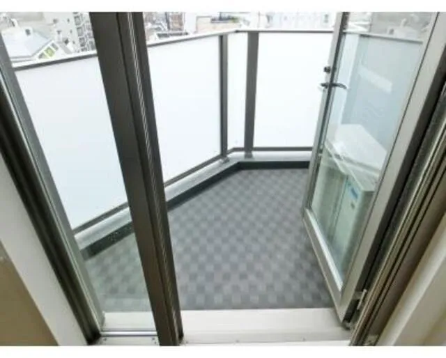 Park Axis Kodenmacho - Interior - ["Apartment", "Glass", "Daylighting"]