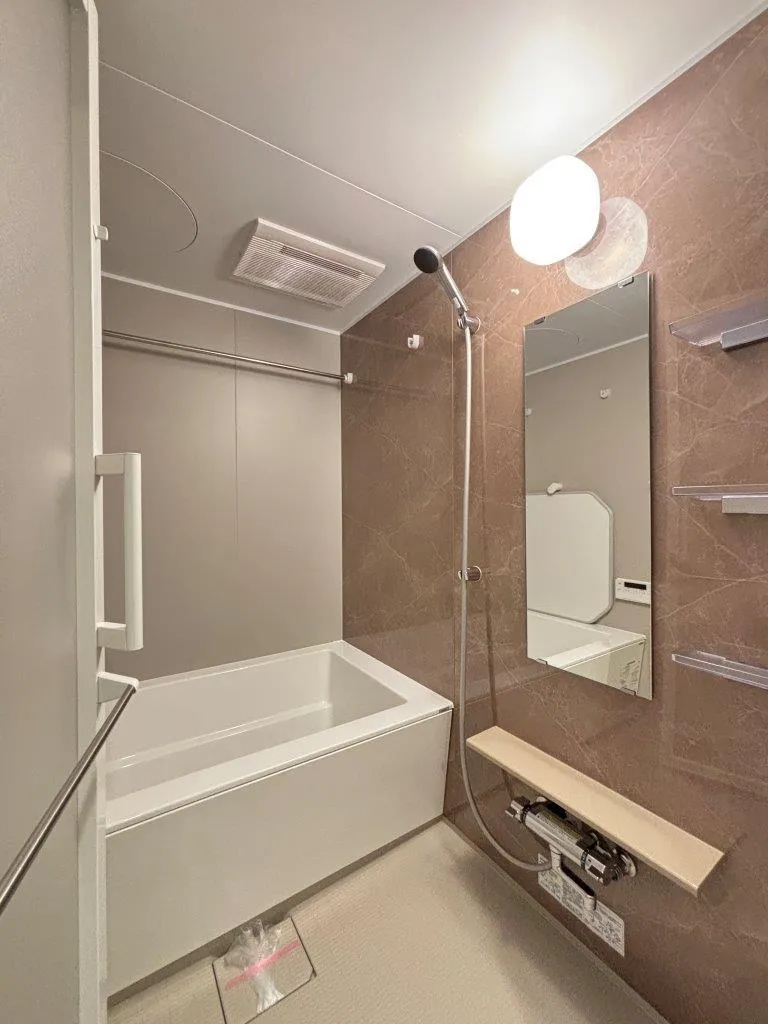 Lefon Livent Suginami Eifuku - Interior - ["Flooring", "Plumbing fixture", "Bathroom"]