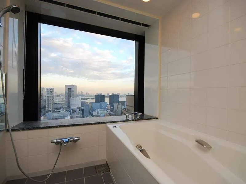 La Tour Shibakoen - Interior - ["Bathtub", "Property", "Building"]