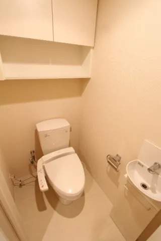 Prime Urban Ebisu II - Interior - ["Toilet seat", "Plumbing fixture", "Bathroom sink"]