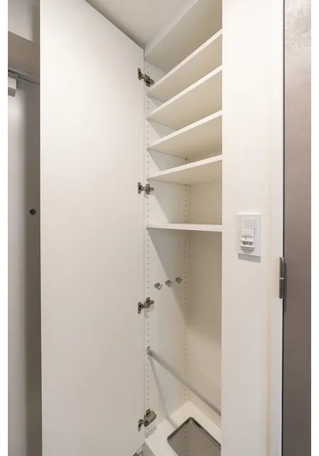 RJR Precia Chidori - Interior - ["Wood", "Shelving", "Shelf"]