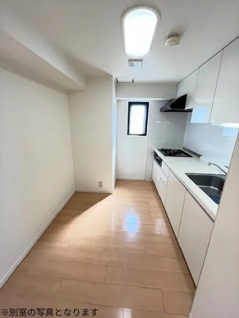 Primegate Iidabashi - Interior - ["Floor", "Flooring", "Apartment"]