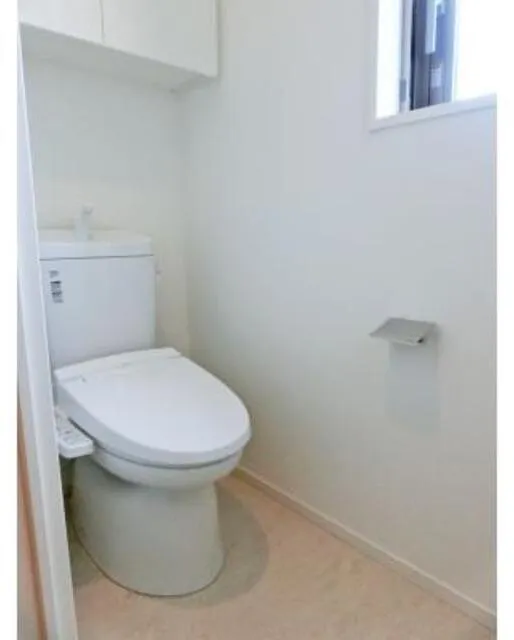 Park Axis Kodenmacho - Interior - ["Toilet seat", "Toilet", "Plumbing fixture"]