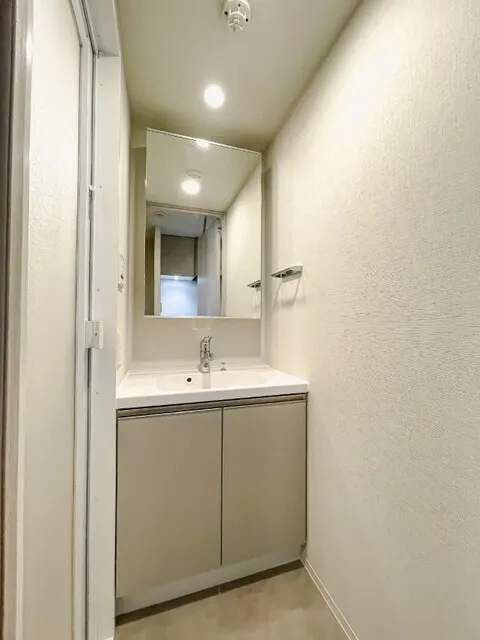 Brookside Residence Kiba - Interior - ["Flooring", "Floor", "Ceiling"]