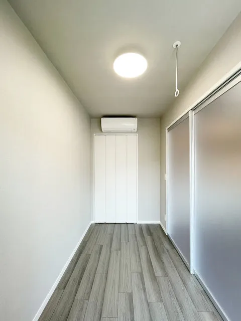 La Perla Ichigaya-Sadoharacho - Interior - ["Fixture", "Wood", "Building"]