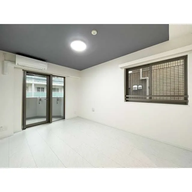 Grand Flat Sakurashinmachi - Interior - ["Window", "Building", "Fixture"]