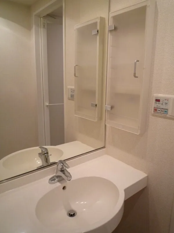 RESIDIA Ikebukuro West - Interior - ["Bathroom Sink", "Plumbing fixture", "Flooring"]