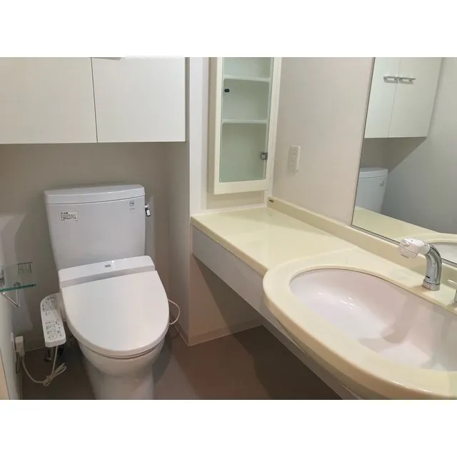 Cozy Court Nakameguro - Interior - ["Mirror", "Tap", "Bathroom sink"]