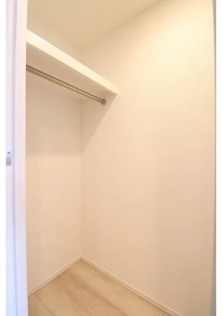RJR Precia Kamata - Interior - ["Wood", "Flooring", "Floor"]