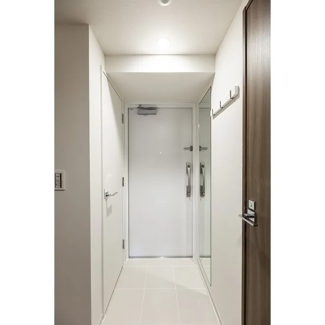 Comforia Morishita Riverside - Interior - ["Door", "Fixture", "Handle"]