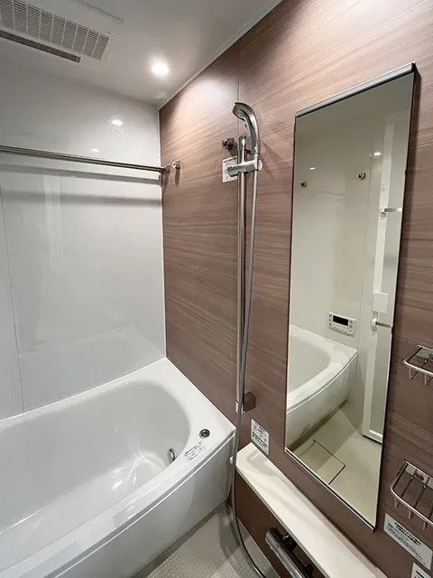 Bowsflats Nihonbashi Bakurocho - Interior - ["Bathtub", "Plumbing fixture", "Shower head"]